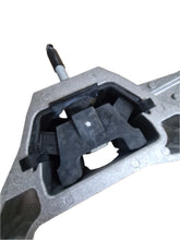 Engine Mount / Support. Left Hand - 0.9 TwinAir