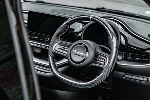 KAHN®️ Exposed Carbon Fibre Steering Wheel - Fiat 500e