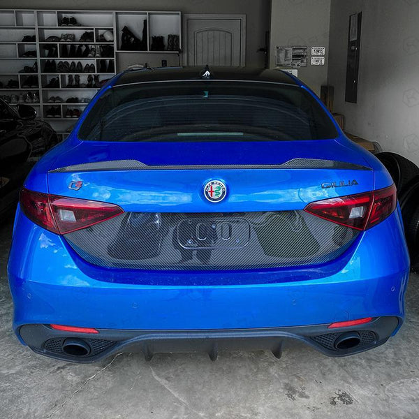 Koshi Carbon Fibre Central Back Trim License Plate - Giulia